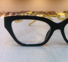 Carregar imagem no visualizador da galeria, Armação Gatinho Retangular Preta Haste Dourada Estilo Corrente Exótica