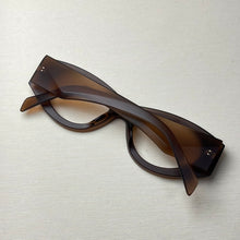 Carregar imagem no visualizador da galeria, Armação Marrom Arredondado Haste Grossa Personalidades Fosco