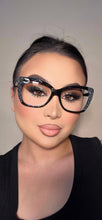 Carregar imagem no visualizador da galeria, Oculos De Grau Retangular Preto Pedrinhas Brilhante Strass