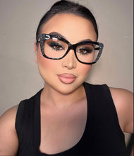Carregar imagem no visualizador da galeria, Oculos De Grau Retangular Preto Pedrinhas Brilhante Strass