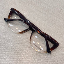 Carregar imagem no visualizador da galeria, Armação Renata Vasconcellos Gatinha Marrom Degrade Linda