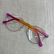 Carregar imagem no visualizador da galeria, Armação Média Dourada Redonda Modelo Virgínia