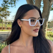 Carregar imagem no visualizador da galeria, Oculos de grau Branco com detalhe Dourado Classudo