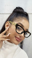 Carregar imagem no visualizador da galeria, Armação Gatinho Retangular Preta Haste Dourada Estilo Corrente Exótica