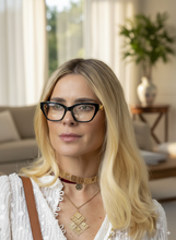 Carregar imagem no visualizador da galeria, Armação Gatinho Retangular Preta Haste Dourada Estilo Corrente Exótica