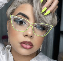 Carregar imagem no visualizador da galeria, Armacao Gatinha Exclusiva Transparente com detalhe Amarelo