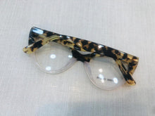 Carregar imagem no visualizador da galeria, oculos armação de grau Renata Vasconcellos Gatinho Marrom Degrade Linda