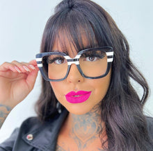 Carregar imagem no visualizador da galeria, Oculos De Grau Quadrada Bem Grande Preto e Branco