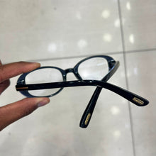 Carregar imagem no visualizador da galeria, Armacao Preta Oval Discreta mas alto nível