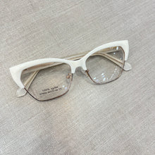Carregar imagem no visualizador da galeria, Oculos Feminino Branco Miranda Encaixe Perfeito