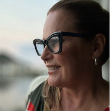 Carregar imagem no visualizador da galeria, Oculos Preto Exclusivo Haste Grossa Renata Ceribeli