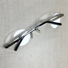 Carregar imagem no visualizador da galeria, Oculos Virgínia Balgriff Lente Flutuante Haste Prata