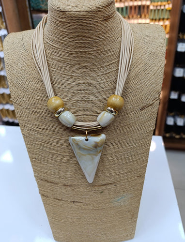 Colar Branco Marmore Pedra em Resina