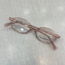 Carregar imagem no visualizador da galeria, Oculos Anitta Translucido Monte seu Estilo