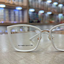 Carregar imagem no visualizador da galeria, Armação de grau Gatinha Branco Metal Chiquetoso