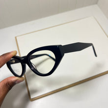 Carregar imagem no visualizador da galeria, Armacao Retro Preto Discreta mas alto nível