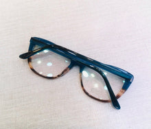 Carregar imagem no visualizador da galeria, Oculos Feminino Azul Petroleo Cor Exclusiva Tamanho 54