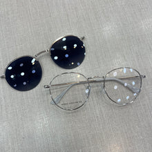 Carregar imagem no visualizador da galeria, Oculos Clipon Redondo Silver Mulher Magnética