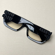 Carregar imagem no visualizador da galeria, Armação Preta Quadrada Haste Bem Grossa Classuda