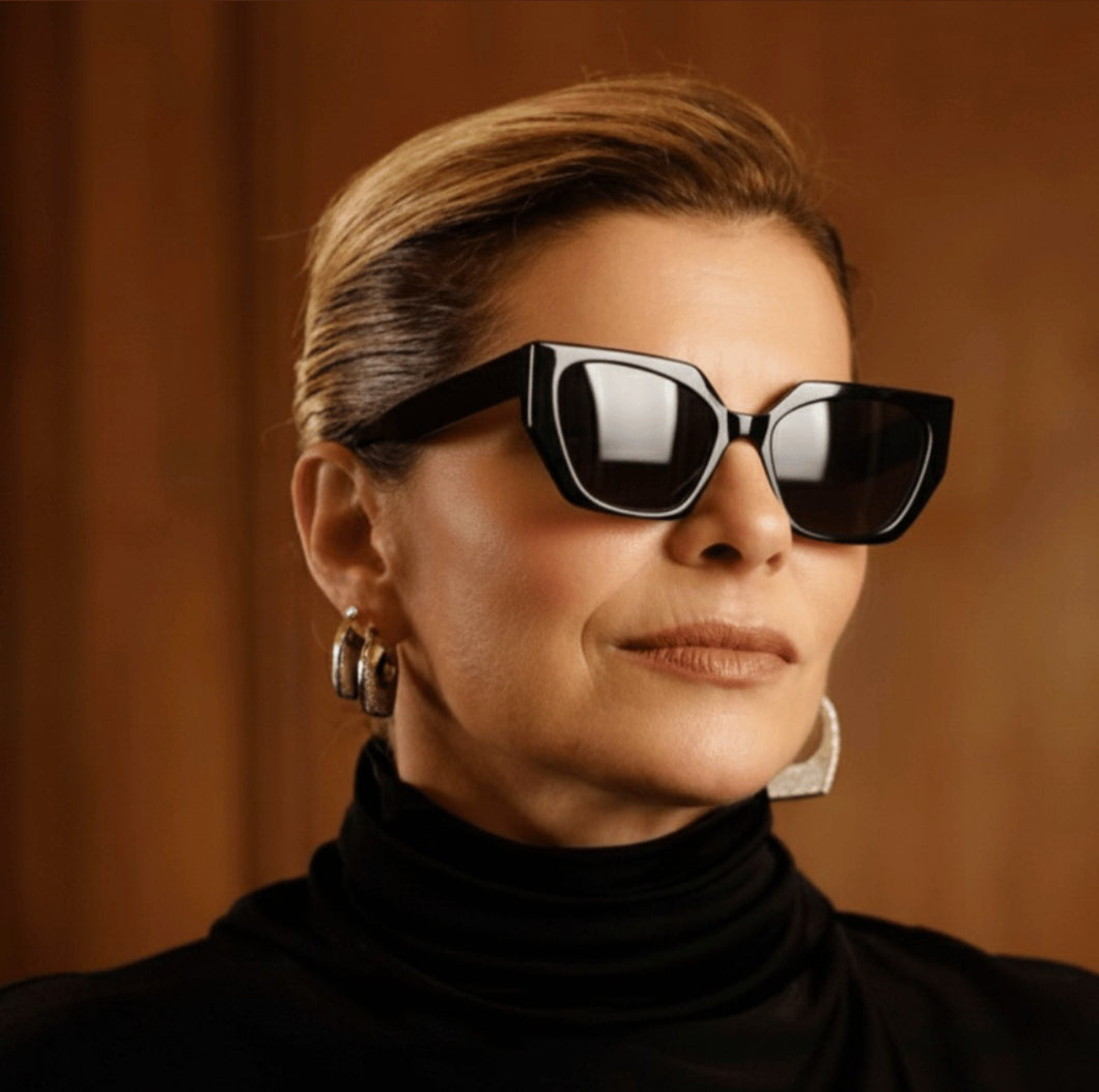 Oculos de sol Odete Rotman Preto Quadrado Clássico Elegante