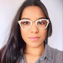 Carregar imagem no visualizador da galeria, Oculos de grau feminino redondo rosa Madreperola - OFGREDMA1