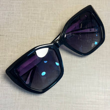 Carregar imagem no visualizador da galeria, Oculos de sol Odete Rotman Preto Quadrado Clássico Elegante