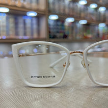 Carregar imagem no visualizador da galeria, Armação Gatinho Branco e Dourado Metal Mod. Laguna