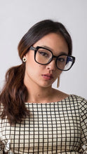 Carregar imagem no visualizador da galeria, Armação Felicia Preta Quadrada Grande P/ Mulheres Exigentes