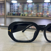 Carregar imagem no visualizador da galeria, Oculos Preto Oval Sua Versão Mais Sofisticada