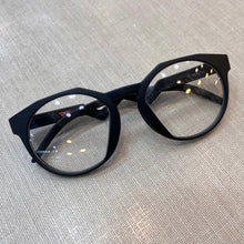 Carregar imagem no visualizador da galeria, Oculos para grau HSTN Redondo Preto Fosco Haste Trabalhada