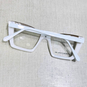 Oculos de grau Branco com detalhe Dourado Classudo