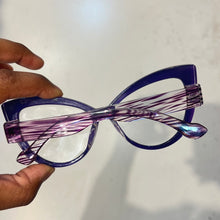 Carregar imagem no visualizador da galeria, Oculos Gatinho Uva Bem Grande Haste Larga