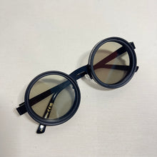 Carregar imagem no visualizador da galeria, Oculos Redondo Lentes Mudam de cor Fotógrafo Preto