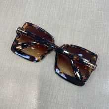 Carregar imagem no visualizador da galeria, oculos katrine Brown quadrado tartaruga oncinha grande Bem Grande