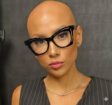 Carregar imagem no visualizador da galeria, Oculos Preto Exclusivo Haste Grossa Renata Ceribeli