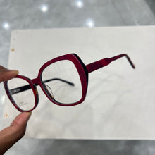 Carregar imagem no visualizador da galeria, Oculos Vermelho Bordo Sua Versão Mais Sofisticada