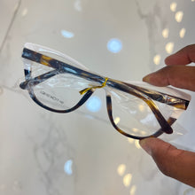 Carregar imagem no visualizador da galeria, Oculos Armação Branca Gatinha Metade Tartaruga