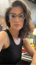 Carregar imagem no visualizador da galeria, Armação Renata Marrom Degrade Grande Equilibra e Valoriza