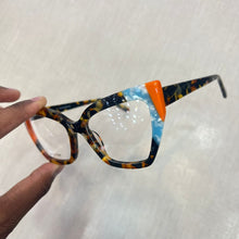 Carregar imagem no visualizador da galeria, Armação de Grau Marrom Tartaruga com Detalhe Azul e Laranja