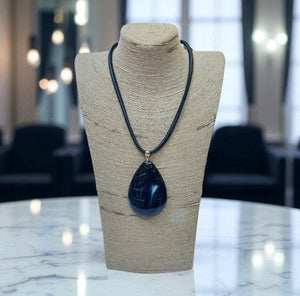 Colar Artesanal Pedra Preta Fio Encerado Minimalista