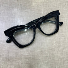 Carregar imagem no visualizador da galeria, Oculos Preto Exclusivo Haste Grossa Renata Ceribeli