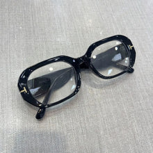 Carregar imagem no visualizador da galeria, Oculos Preto Oval Sua Versão Mais Sofisticada