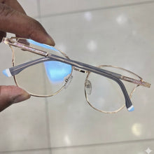 Carregar imagem no visualizador da galeria, Oculos Sandy Metal Cinza e Dourado Tamanho Medio