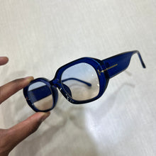 Carregar imagem no visualizador da galeria, Óculos Azul Translúcido Haste Larga
