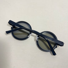 Carregar imagem no visualizador da galeria, Oculos Redondo Lentes Mudam de cor Fotógrafo Preto