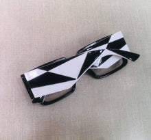 Carregar imagem no visualizador da galeria, Oculos P/ Grau Masculino Quadrado Preto e Branco Haste Grossa Moderno