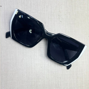 Óculos De Sol Gatinho Preto e Branco Geométrico Grande