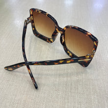 Carregar imagem no visualizador da galeria, oculos katrine Brown quadrado tartaruga oncinha grande Bem Grande