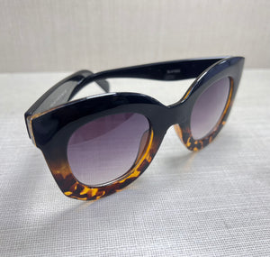 Oculos de Sol Modelo Marta  Haste Grossa Metade Onça