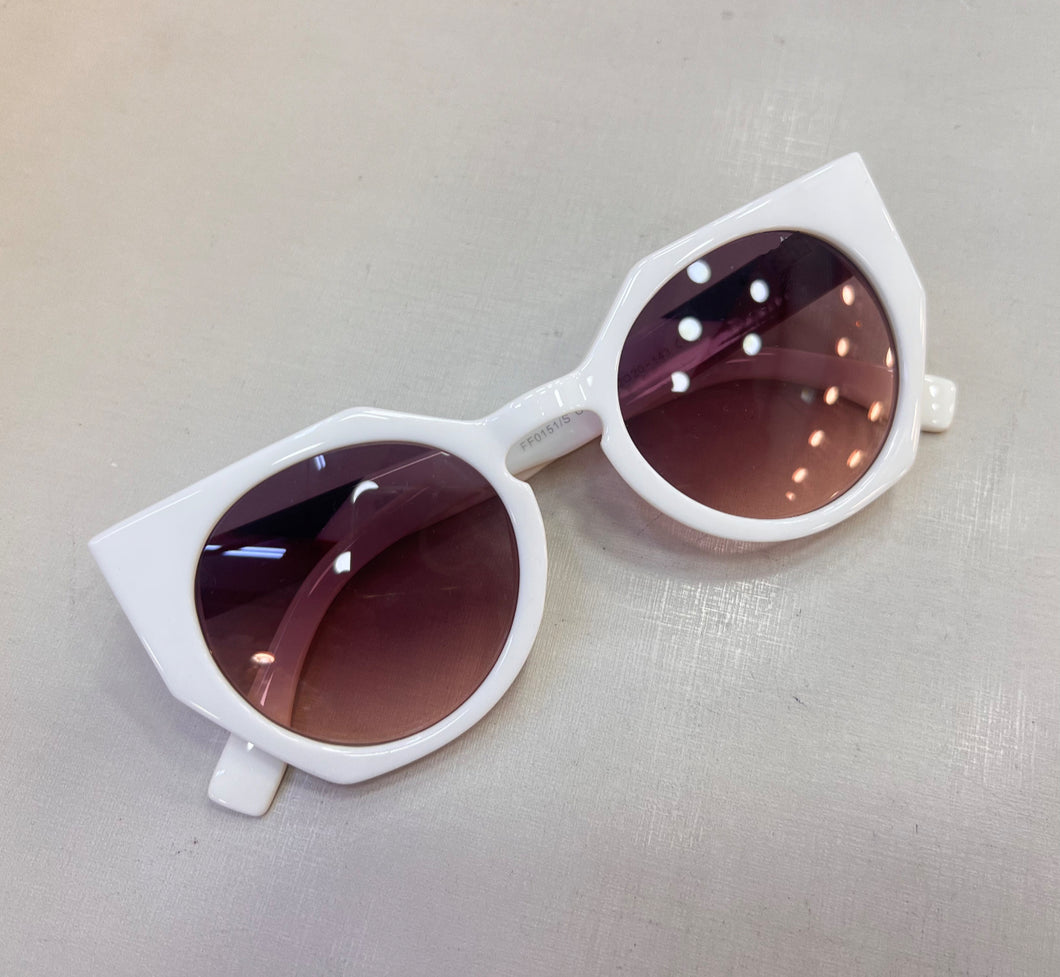 Óculos de Sol Branco Gatinha Modelo Raro Degrade